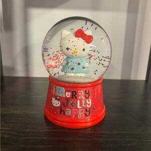 Hello Kitty Snow Globe ❄️